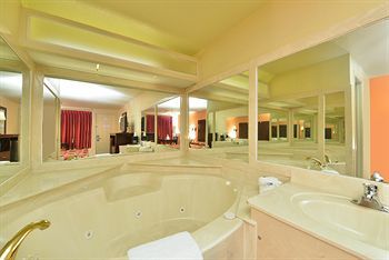 Americas Best Value Inn Texarkana Exterior photo