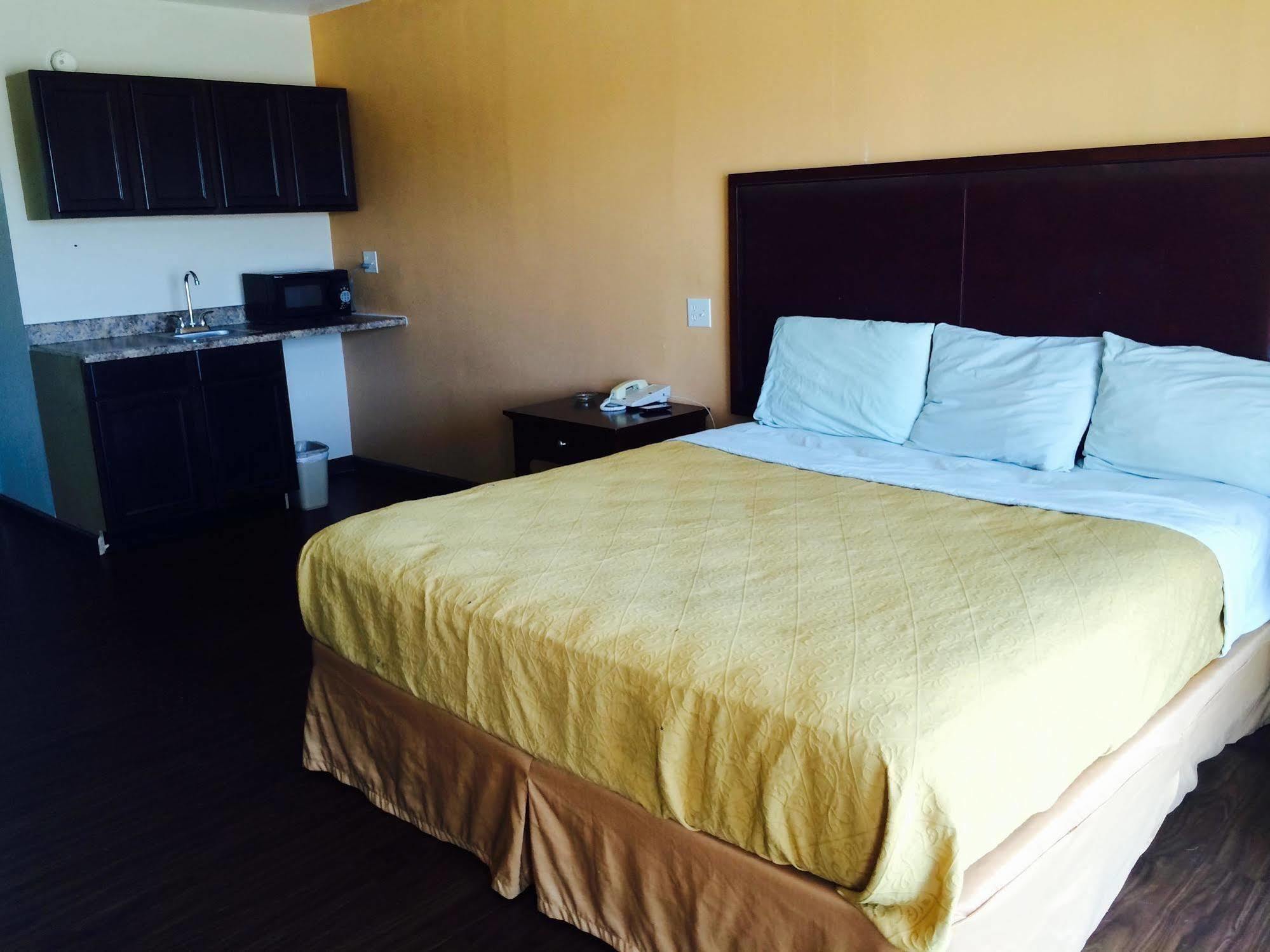 Americas Best Value Inn Texarkana Exterior photo